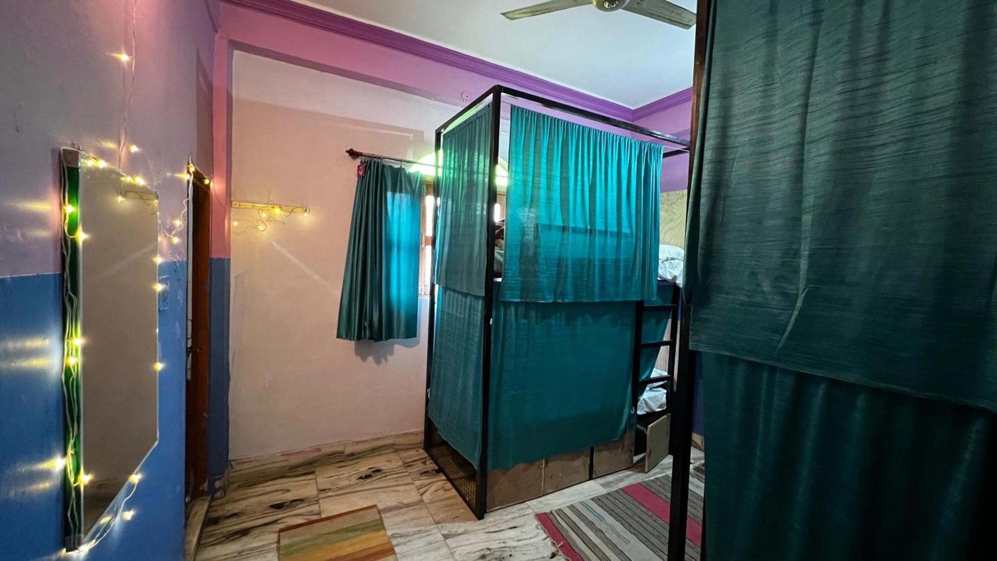 Safar Hostel Puškar Exteriér fotografie
