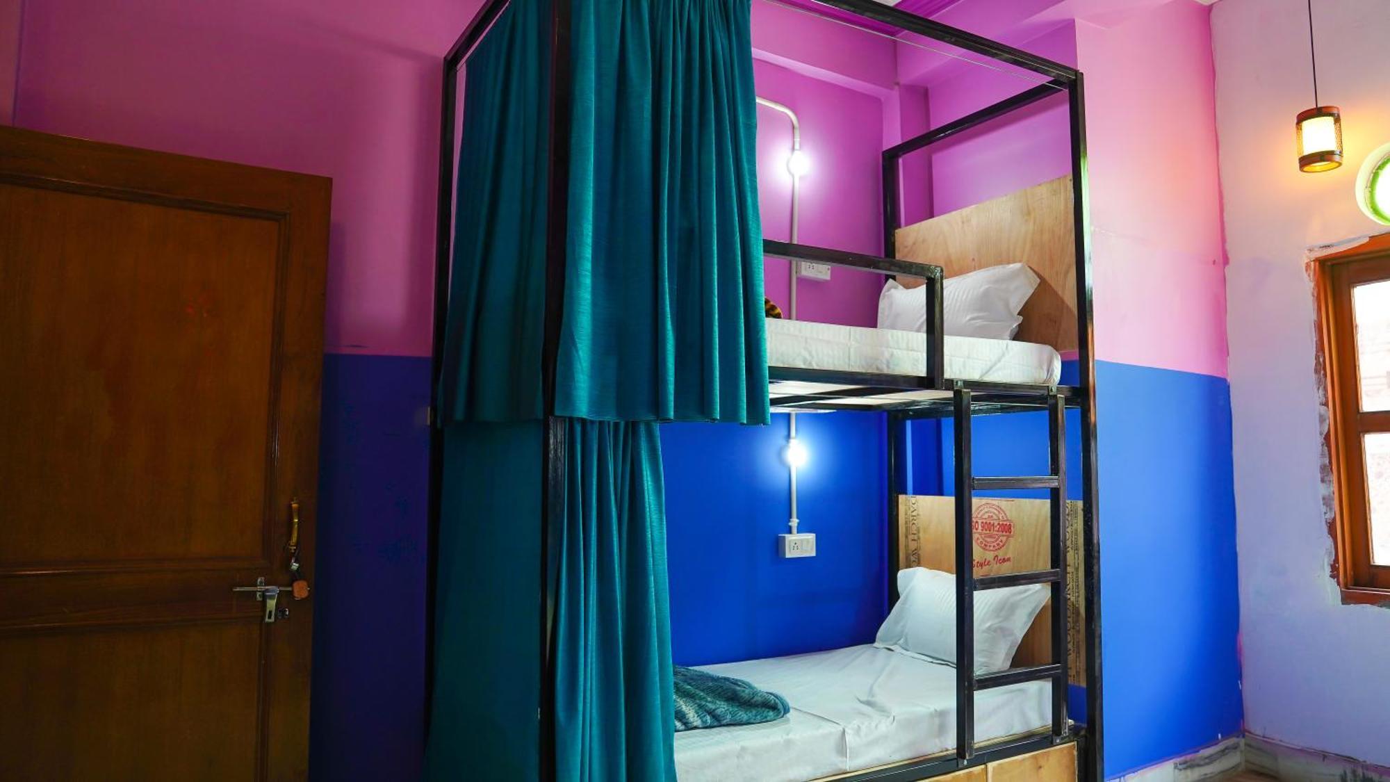 Safar Hostel Puškar Exteriér fotografie