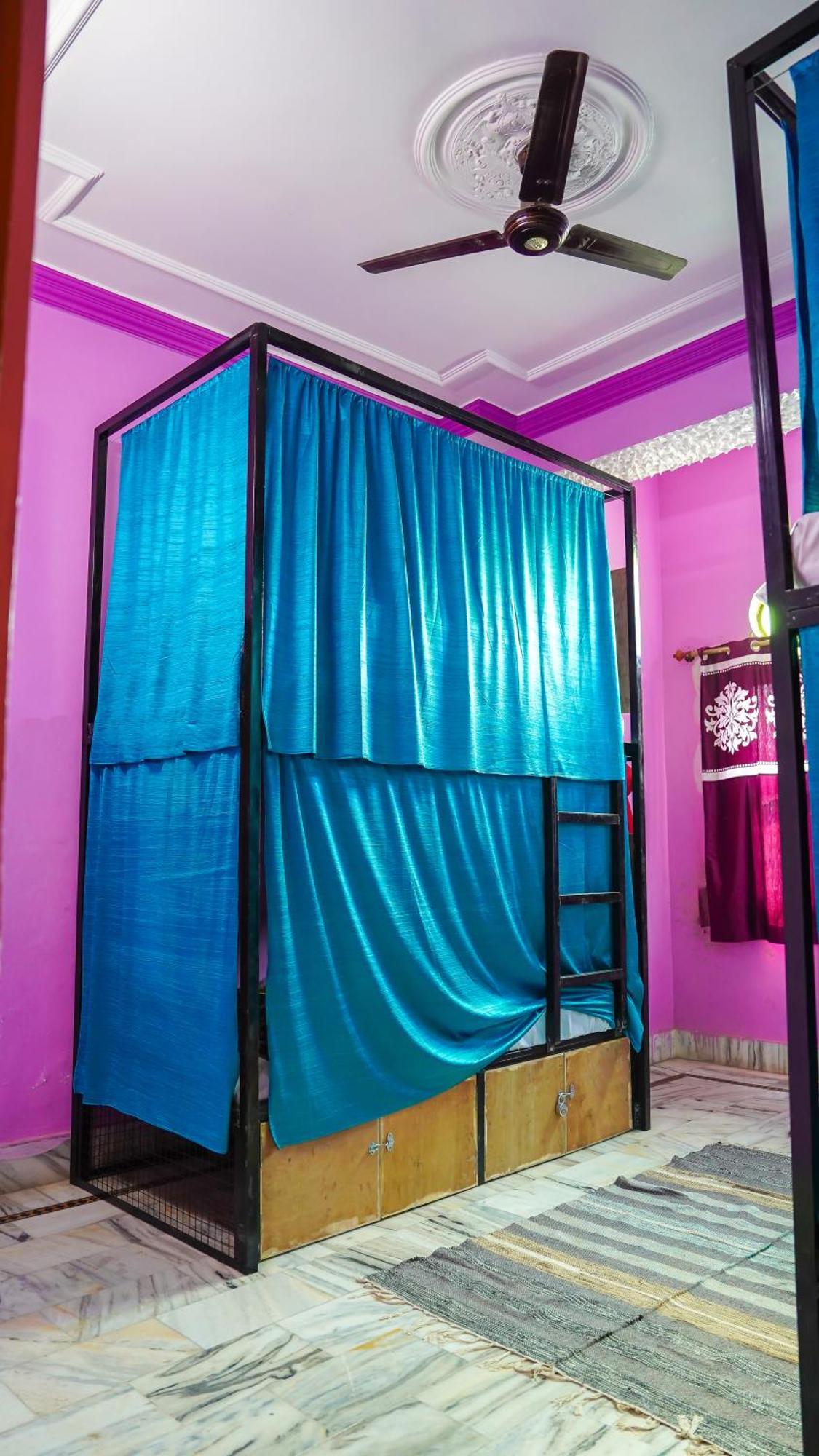 Safar Hostel Puškar Exteriér fotografie